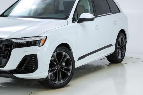 2026 Audi Q7 55 Premium Plus