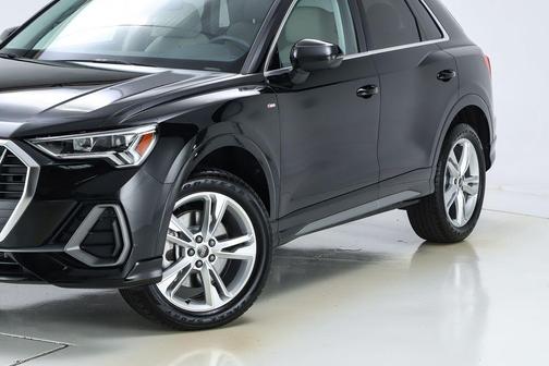 2024 Audi Q3 45 S line Premium