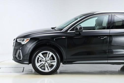 2024 Audi Q3 45 S line Premium