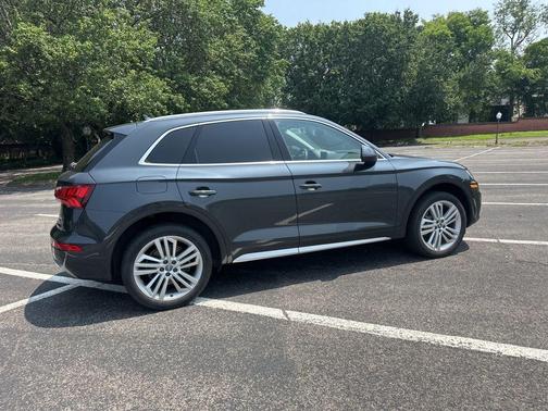 2018 Audi Q5 2.0T Premium Plus