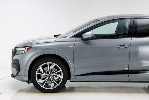 2024 Audi Q4 e-tron 55 quattro Premium