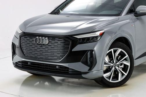 2024 Audi Q4 e-tron 55 quattro Premium