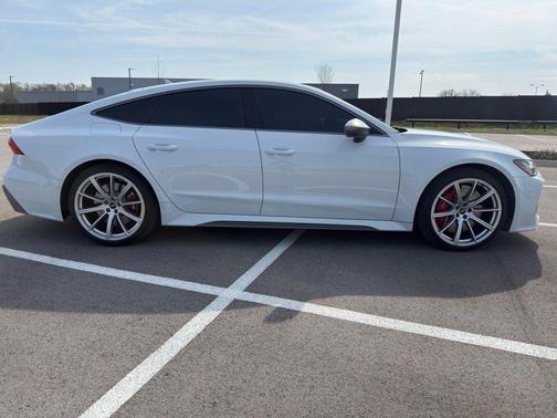 2024 Audi RS 7 4.0T quattro performance