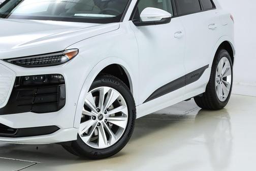 2025 Audi Q6 e-tron Premium