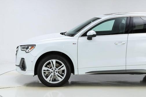 2020 Audi Q3 45 S line Prestige