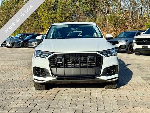 2024 Audi Q7 55 Premium Plus