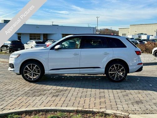 2024 Audi Q7 55 Premium Plus
