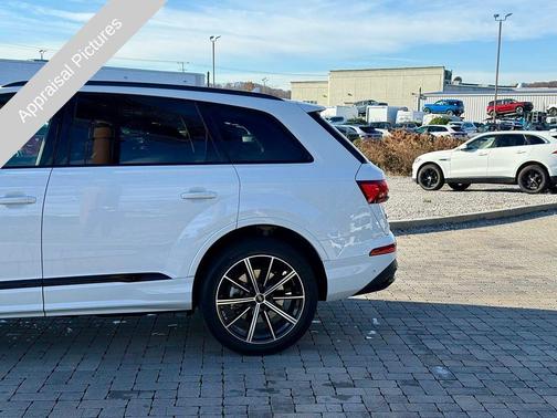 2024 Audi Q7 55 Premium Plus