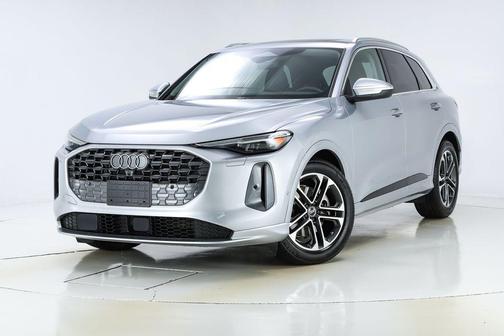 Florett Silver Metallic 2025 Audi Q5 2.0T quattro Premium