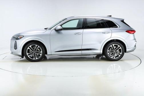Florett Silver Metallic 2025 Audi Q5 2.0T quattro Premium