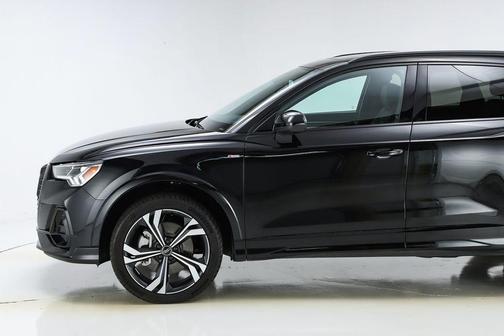 2024 Audi Q3 45 S line Premium
