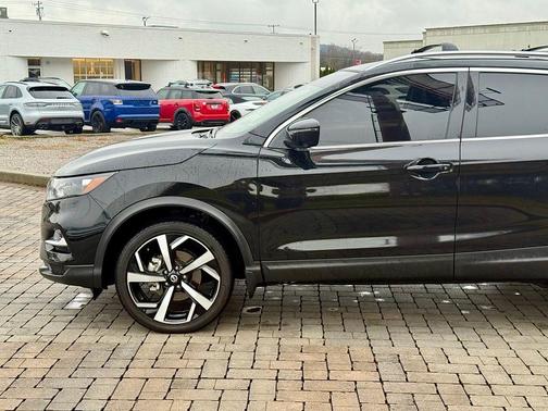 2022 Nissan Rogue Sport SL