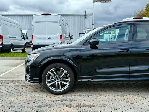 2025 Audi Q3 45 S line Premium