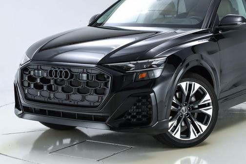2025 Audi Q8 55 Premium
