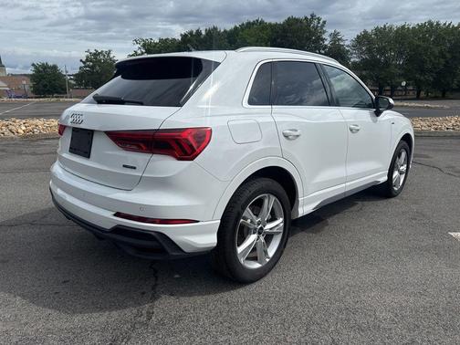 Arkona White 2024 Audi Q3 45 S line Premium