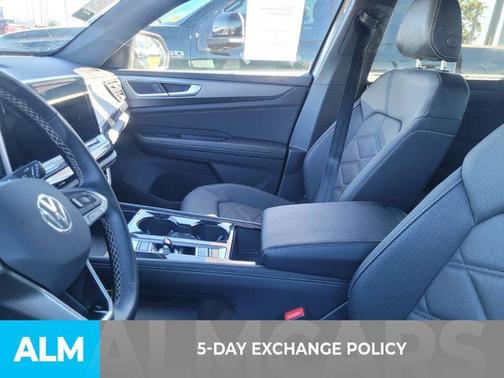 2025 Volkswagen Atlas Cross Sport 2.0T SE w/Technology