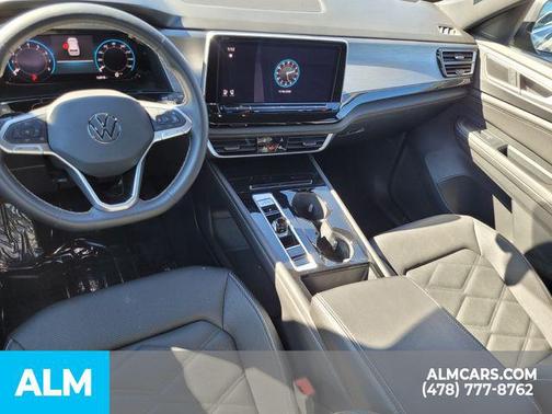 2025 Volkswagen Atlas Cross Sport 2.0T SE w/Technology