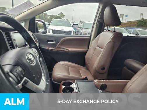 2018 Toyota Sienna XLE