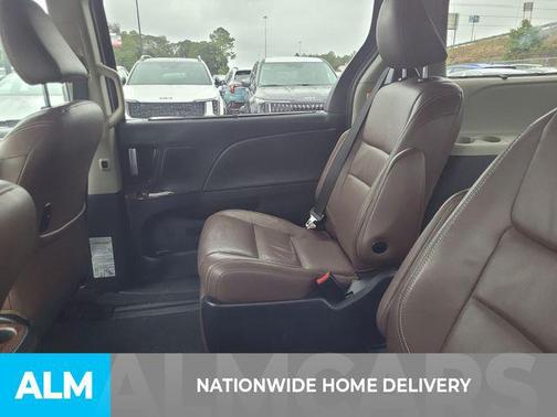 2018 Toyota Sienna XLE