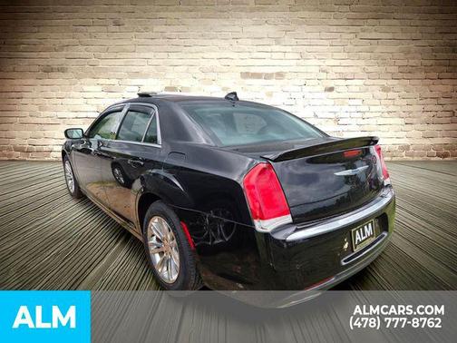 Gloss Black 2021 Chrysler 300 Touring