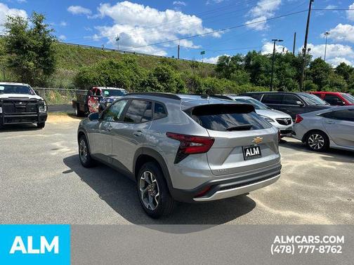 Sterling Gray Metallic 2025 Chevrolet Trax LT