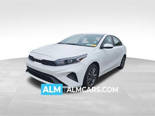 Snow White Pearl 2024 Kia Forte LXS