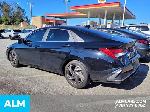 2024 Hyundai ELANTRA Limited