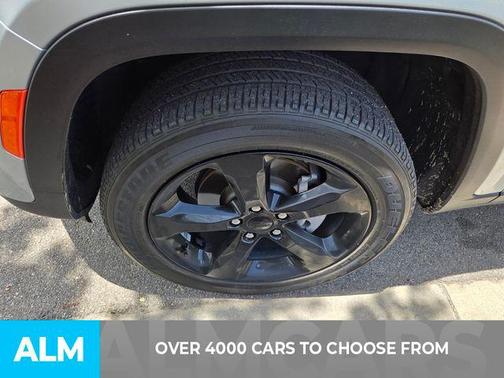 Silver Zynith 2024 Jeep Grand Cherokee Altitude