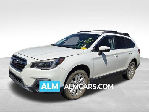 Crystal White Pearl 2019 Subaru Outback 2.5i Premium