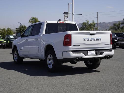 Bright White Clearcoat 2026 RAM 1500 Big Horn/Lone Star