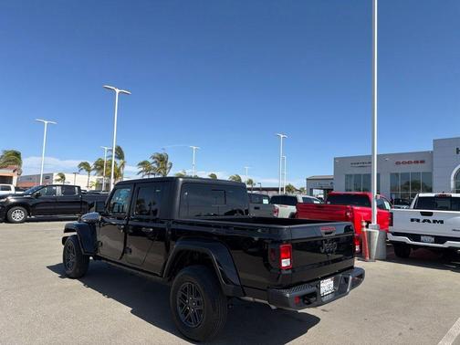 Black Clearcoat 2024 Jeep Gladiator Sport