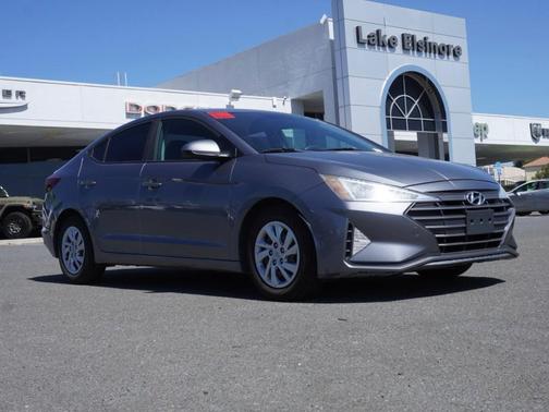 2019 Hyundai ELANTRA SE