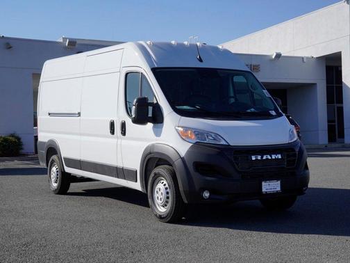 Bright White Clearcoat 2026 RAM ProMaster 2500 High Roof