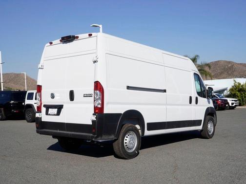 Bright White Clearcoat 2026 RAM ProMaster 2500 High Roof