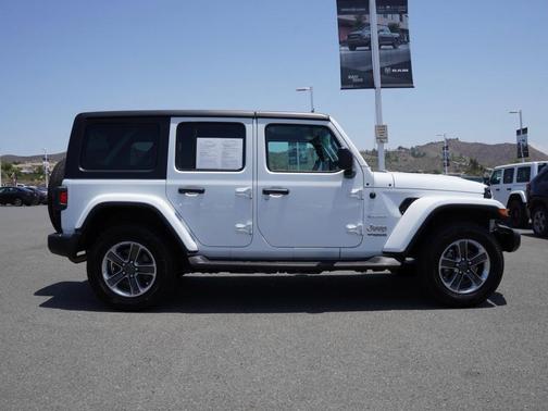 2022 Jeep Wrangler Unlimited Sahara