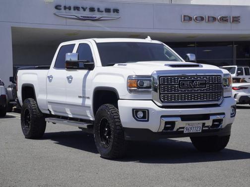 Summit White 2019 GMC Sierra 2500 Denali