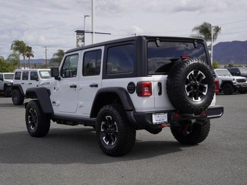 Bright White Clearcoat 2026 Jeep Wrangler Rubicon