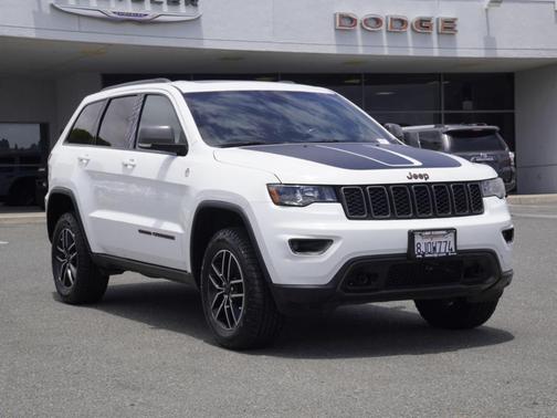 Bright White Clearcoat 2019 Jeep Grand Cherokee Trailhawk