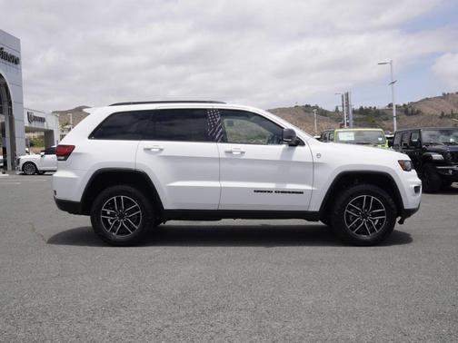 Bright White Clearcoat 2019 Jeep Grand Cherokee Trailhawk