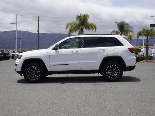 Bright White Clearcoat 2019 Jeep Grand Cherokee Trailhawk