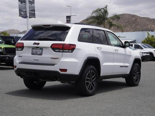 Bright White Clearcoat 2019 Jeep Grand Cherokee Trailhawk
