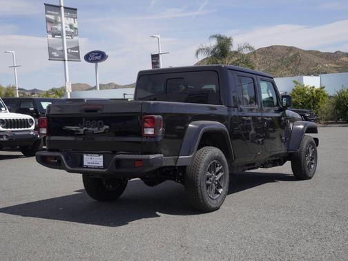Black Clearcoat 2026 Jeep Gladiator Sport