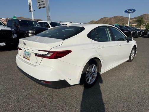 Ice 2025 Toyota Camry LE