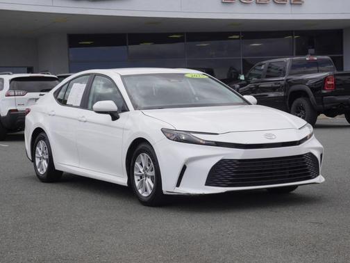 Ice 2025 Toyota Camry LE