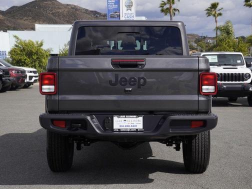 Granite Crystal Clearcoat Metallic 2026 Jeep Gladiator Sport