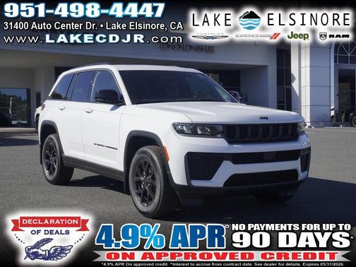 Bright White Clearcoat 2026 Jeep Grand Cherokee Laredo