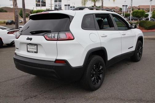 2023 Jeep Cherokee Altitude Lux