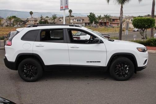 2023 Jeep Cherokee Altitude Lux