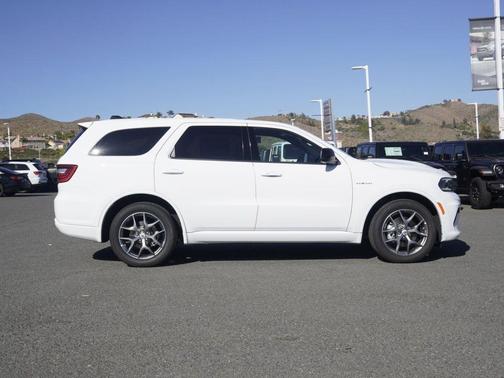 White Knuckle Clearcoat 2026 Dodge Durango GT HEMI V8