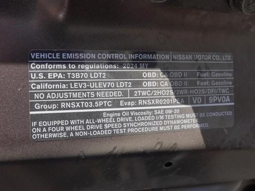 2024 Nissan Pathfinder SL